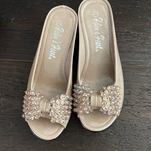 HELEN’S HEART SLING SANDAL